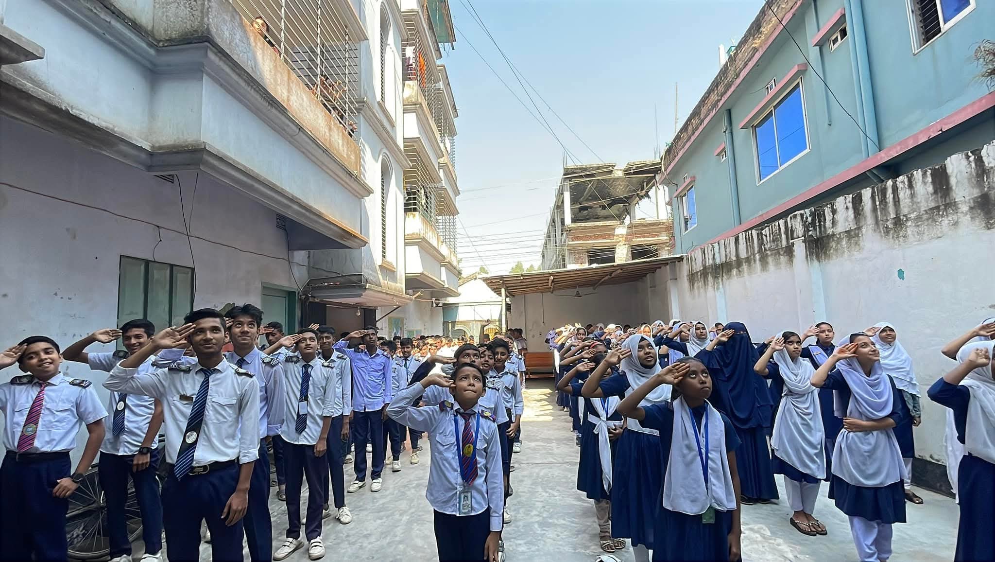 সমাবেশে জাতীয় পতাকাকে সম্মান প্রদর্শন